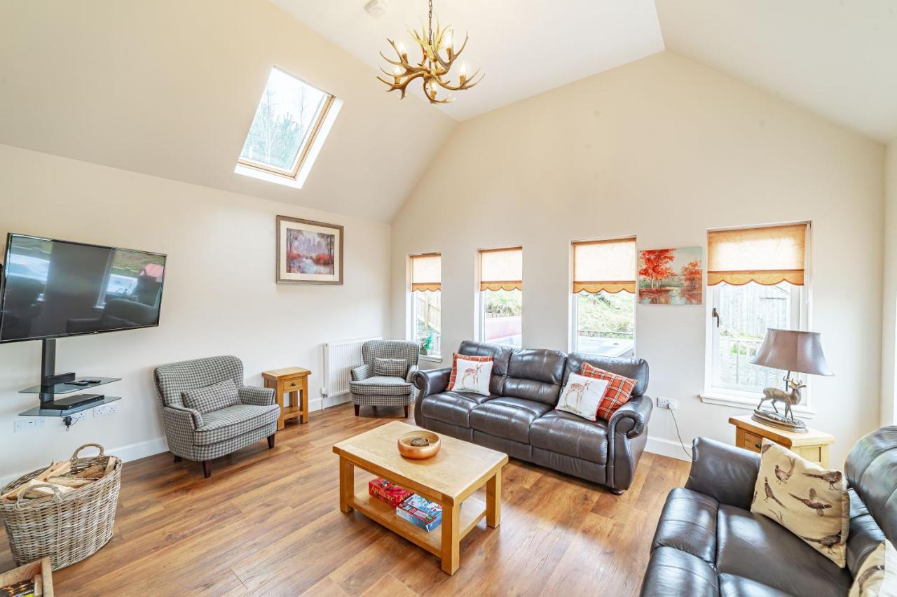 Stags View With Hot Tub * Blairgowrie and Rattray