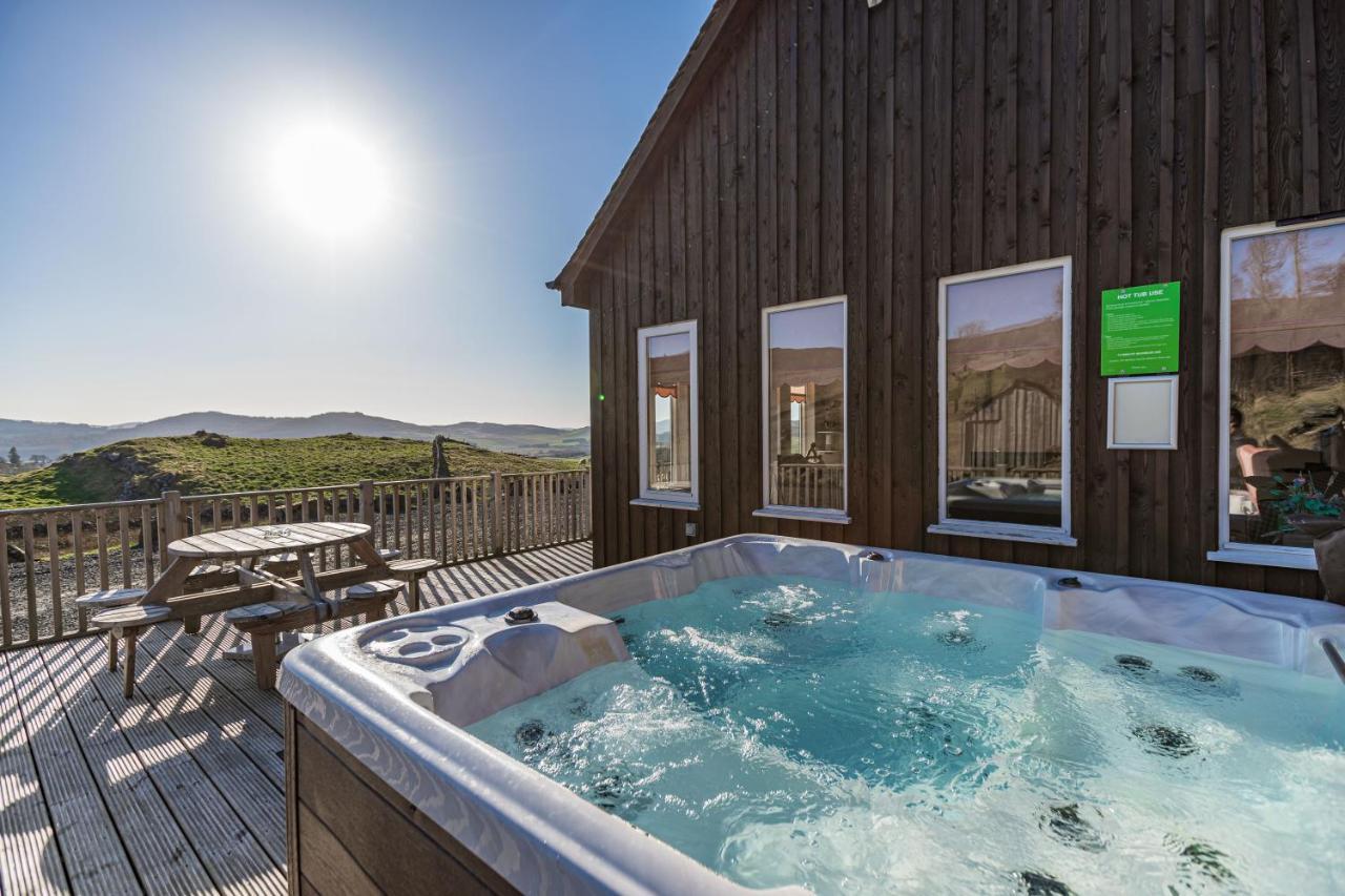 Stags View With Hot Tub Holiday home *