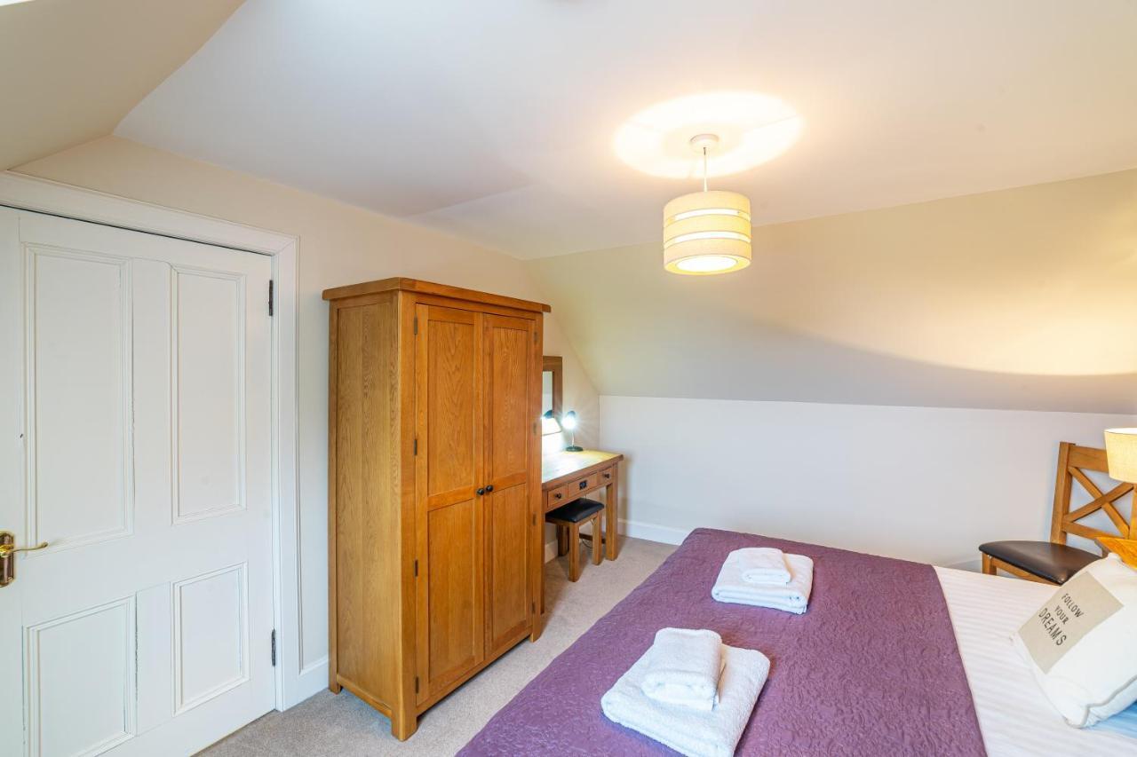 Stags View With Hot Tub Holiday home Blairgowrie and Rattray